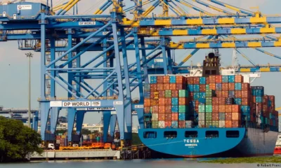Container ship at Vallarpadam International Transshipment Container Terminal (India)