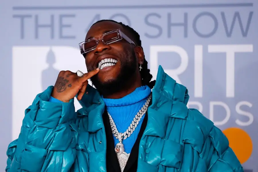 Brit-Awards-2020-Burna-Boy-takes-winter-to-the-red-carpet-in-blue